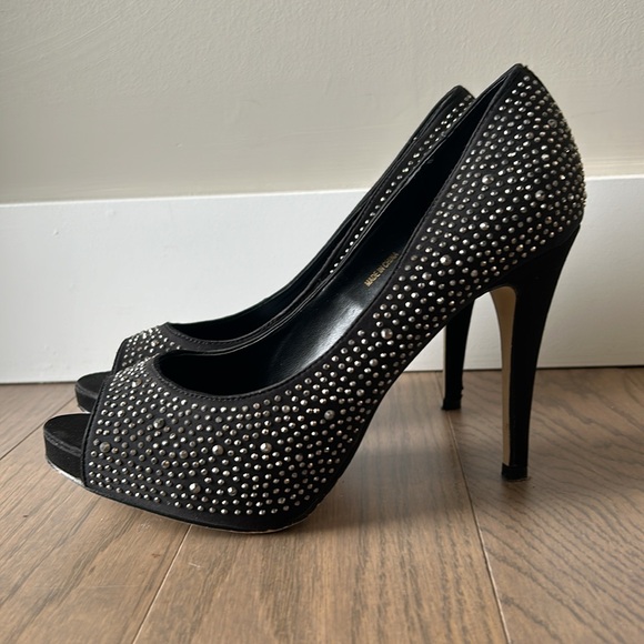 Le Chateau jewel design heels - Picture 2 of 5